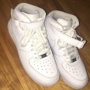 White Nike Air Force 1
